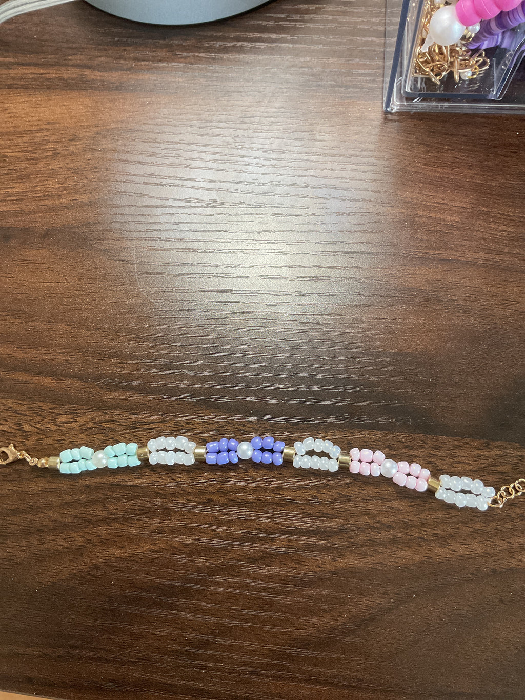 ✨bow seed bead bracelet✨