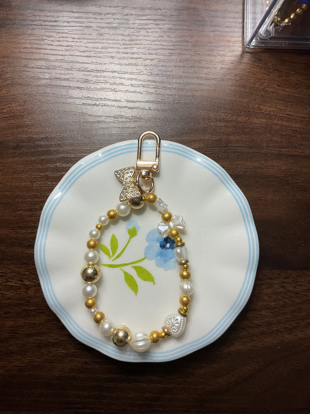 ✨gold bow charm keychain✨
