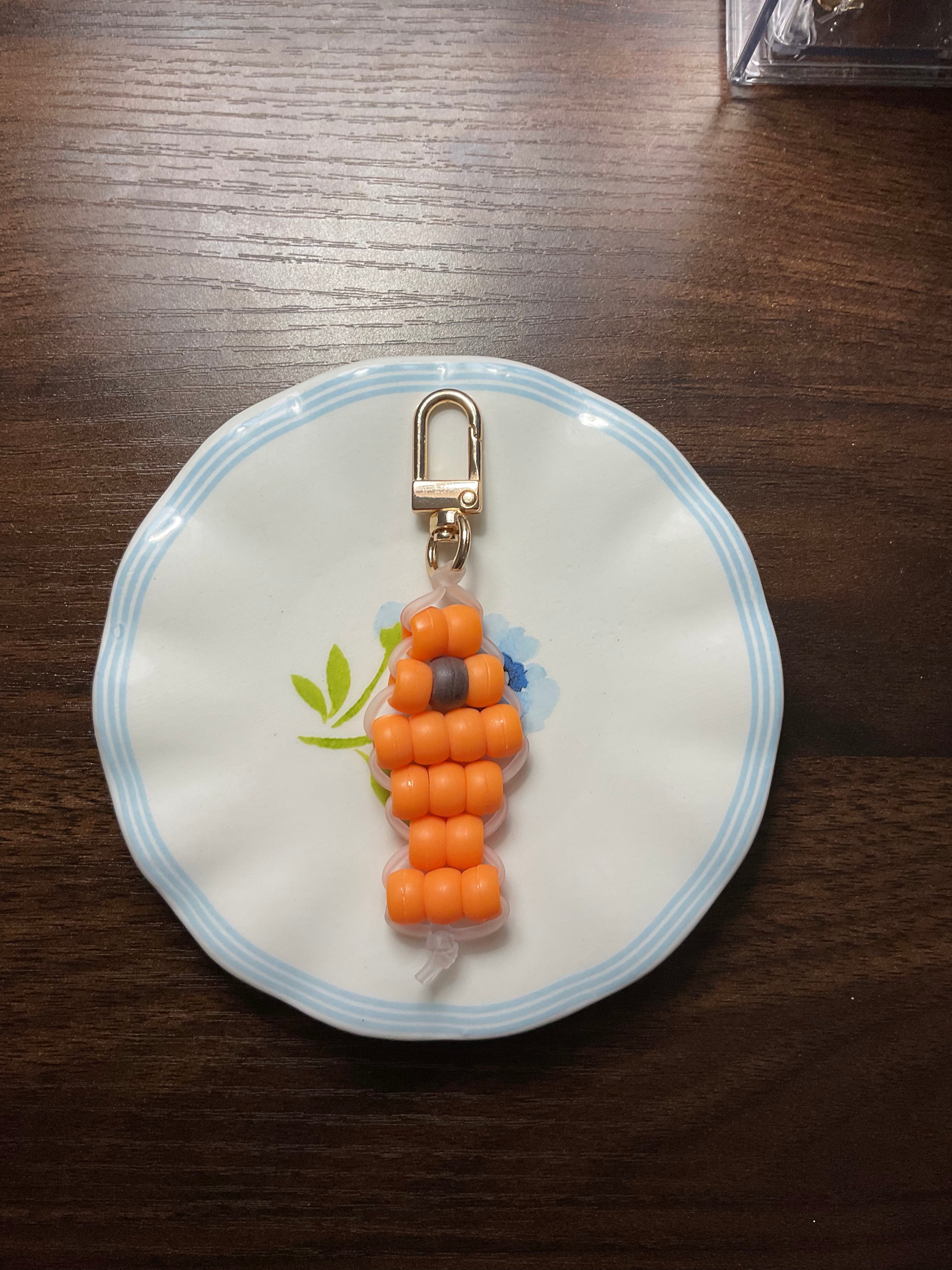✨orange pony bead fish keychain✨